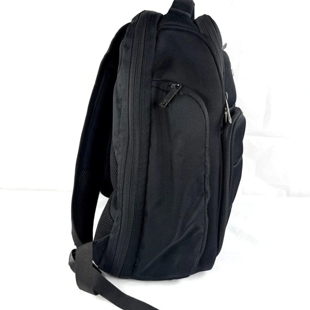 SWISSDIGITAL 38 L Laptop Backpack Simm 1.0 Deluxe Backpack Black